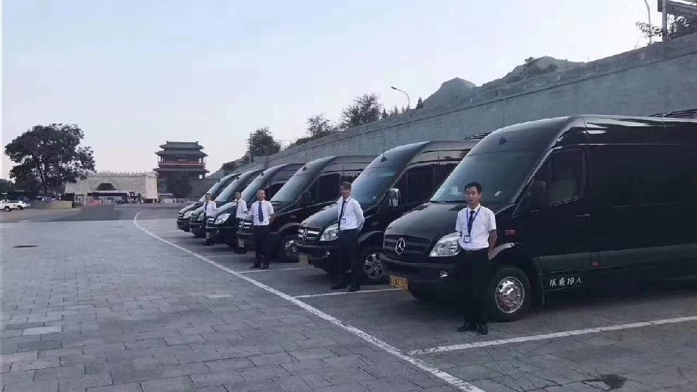 奔驰商务舱