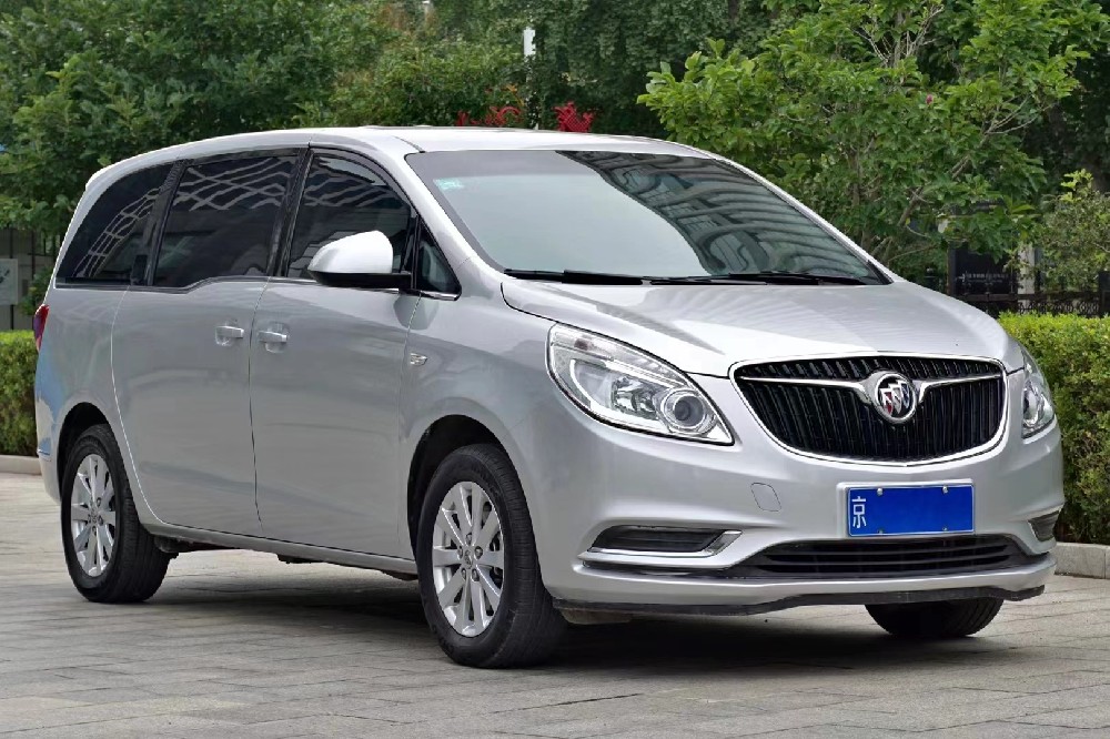 别克商务车